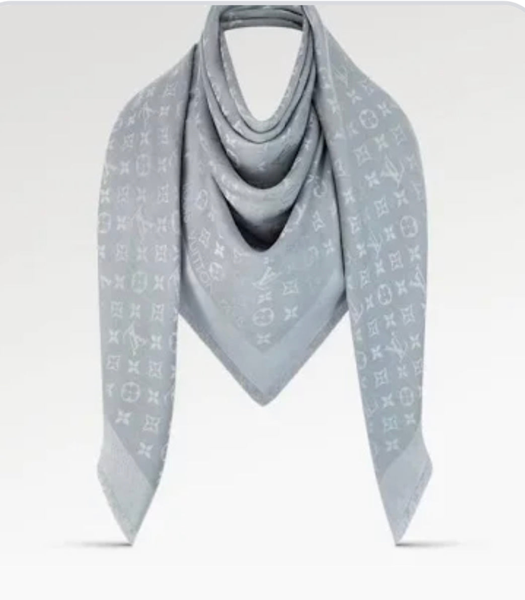 Louis Vuitton Monogram Classic Shawl